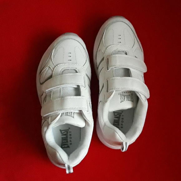 everlast velcro tennis shoes